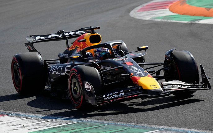 Bild zu Verstappen holt die Pole in Monza