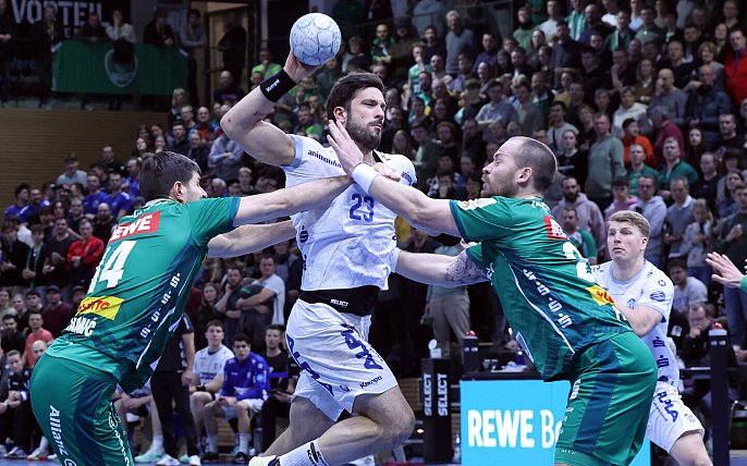 Bild zu Die Hinserie ist um: Diese Note gibt Niels Versteijnen der TBV-Mannschaft