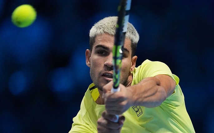 Bild zu Nach Kraftakt: Alcaraz bezwingt Fritz bei ATP Finals