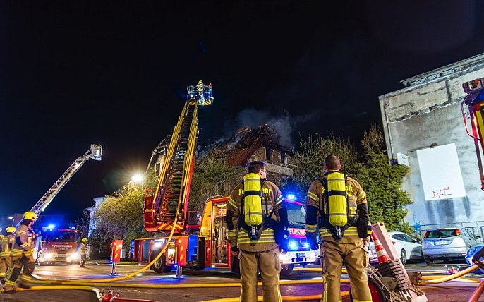 Bild zu Sinalco-Gebäude abgebrannt: Detmolder Gericht spricht Urteil gegen Brandstifter