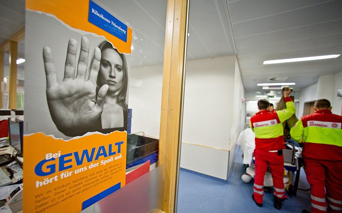 Bild zu Spenger Arzt bewusstlos geschlagen: Angriffe wie dieser sollen h&auml;rter bestraft werden