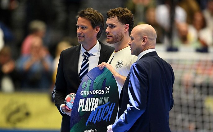 Bild zu Routiniers laufen hei&szlig;: Handballer bauen auf Golla und Wolff