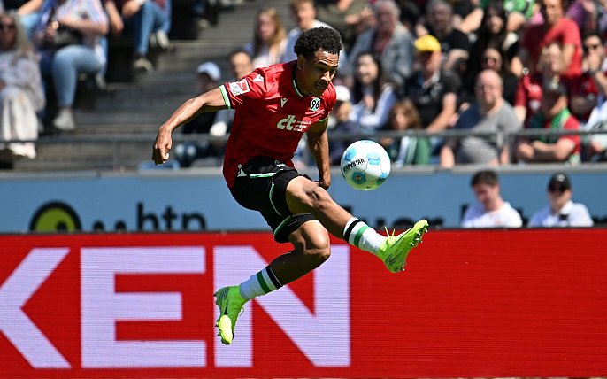 Bild zu Bielefeld verpflichtet Offensivspieler Momuluh von Hannover