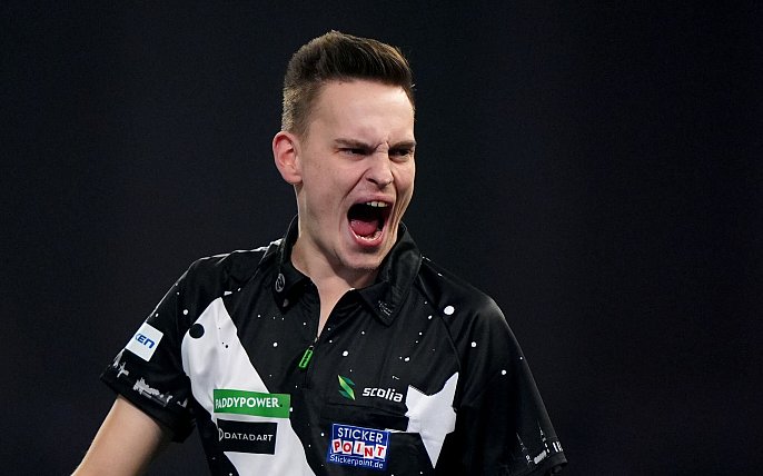 Bild zu Dank starker Nerven: Darts-Profi Pietreczko in Runde drei