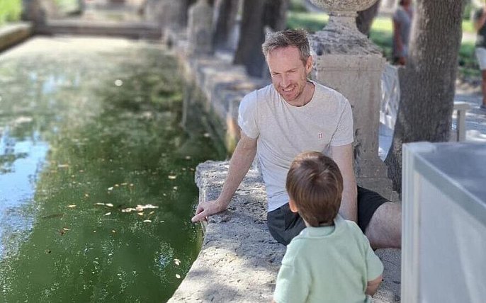 Bild zu Familienvater aus Bünde lebt Auswanderertraum in 4000-Dollar-Wohnung in Amerika