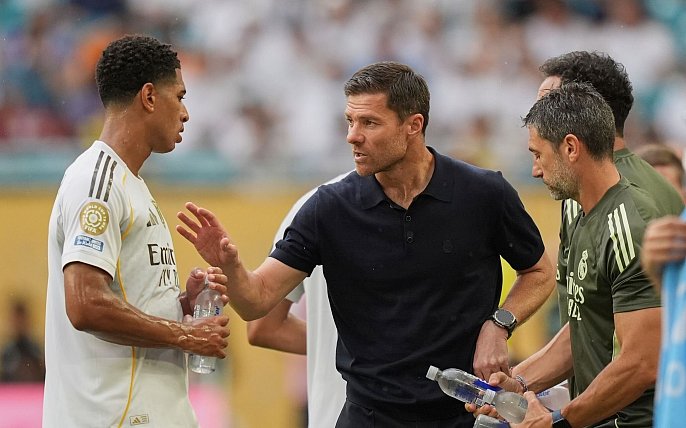 Bild zu Bellingham-Attacke nach Alonso-Aus: &laquo;Haufen Schei&szlig;e&raquo;