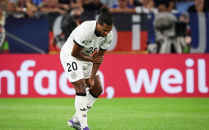 Bild zu Nach Armverletzung: Gnabry gegen Nordirland einsatzfähig