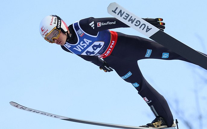 Bild zu Skispringer Raimund Weltcup-Zweiter in Wisla