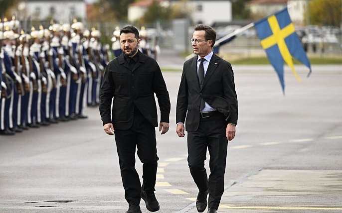 Bild zu Ukraine will mehr als 100 Kampfjets aus Schweden kaufen