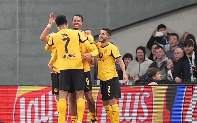 Bild zu Nmecha überragend: BVB siegt bei Kopenhagen und Moukoko