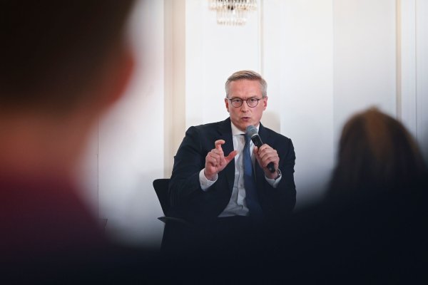 «Wenn ein Anbieter eine solche Technologie bereitstellt, sollten wir in sie investieren», sagt Karsten Wildberger. (Archivbild) - © Katharina Kausche/dpa