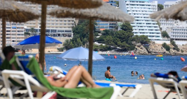 Ob Strand oder Berge: Die Deutschen wollen selbst bestimmen, wie sie ihren Urlaub verbringen. (Symbolbild) - © Clara Margais/dpa/dpa-tmn
