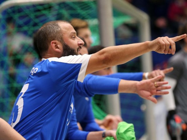 Der neue Mann auf der Kommandobrücke: Ilker Siviloglu wird in der kommenden Saison Trainer des Fußball-Bezirksligisten TBV Lemgo. - © Paul Cohen