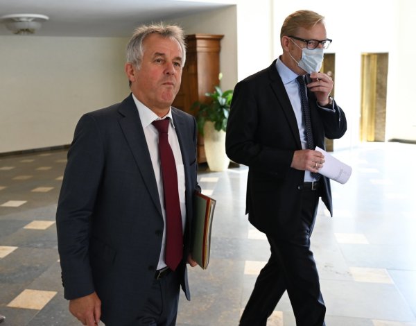 Nach Krawallen in Frankfurt - © Foto: Arne Dedert/dpa