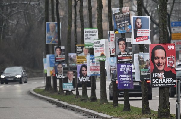 In einigen Wahlkreisen sind Kopf-an-Kopf-Rennen vorhergesagt. (Symbolbild) - © Bernd Weißbrod/dpa