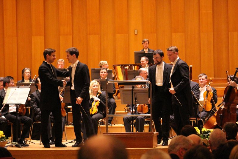 Junge Dirigenten erproben ihr Können im Konzert mit der Nordwestdeutschen Philharmonie | Lokale ...