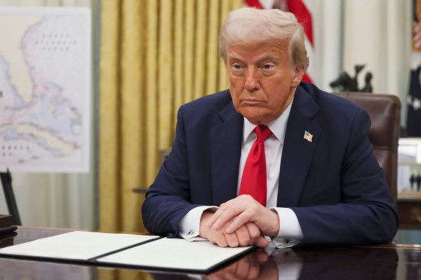 US-Präsident Trump sorgt im Ausland weiter für Empörung. - © Uncredited/Pool/AP/dpa