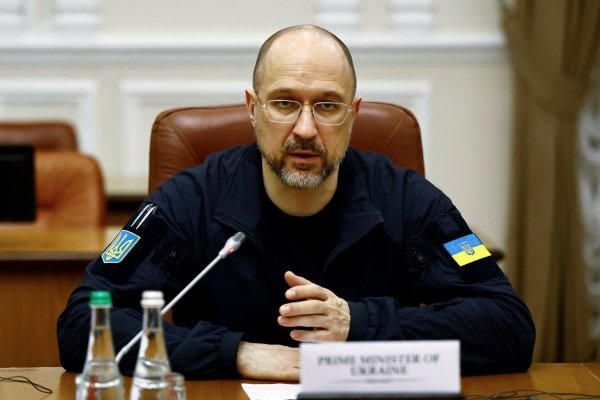 Der ukrainische Ministerpräsident Denys Schmyhal bestätigte den Erhalt von weiteren Unterstützungsmilliarden der EU. (Archivbild) - © Clodagh Kilcoyne/Pool REUTERS/AP/dpa