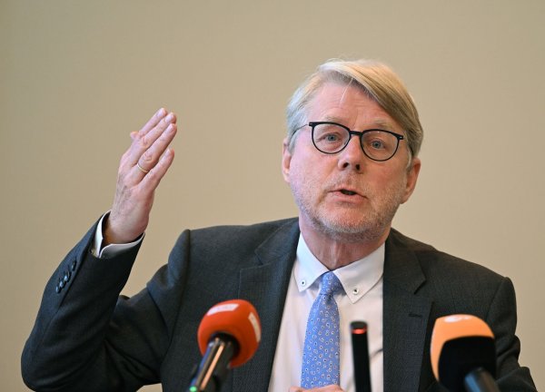 Ohne einen generellen Paradigmenwechsel ist eine nachhaltige Steuerung und Begrenzung aus Sicht von Hans-Eckhard Sommer nicht möglich. Diesen schlage er nicht als Präsident des Bundesamts für Migration und Flüchtlinge (Bamf) vor, sondern als Privatperson, sagt er. (Archivfoto) - © Soeren Stache/dpa