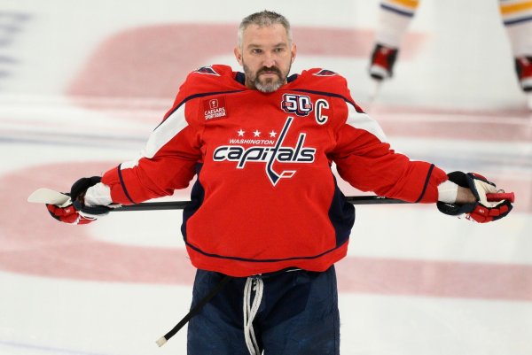 Owetschkin spielt seine 20. Saison in der NHL - und steht kurz davor, den ewigen Torrekord zu brechen. - © Nick Wass/AP/dpa
