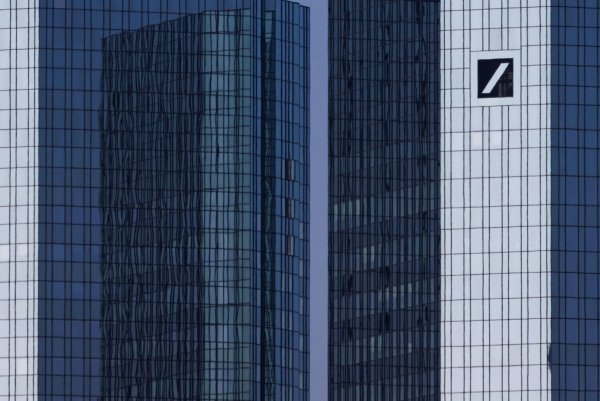 Deutschlands größtes Geldhaus plant erstmals seit Jahren Hauptversammlung in Präsenz (Archivbild) - © Lando Hass/dpa