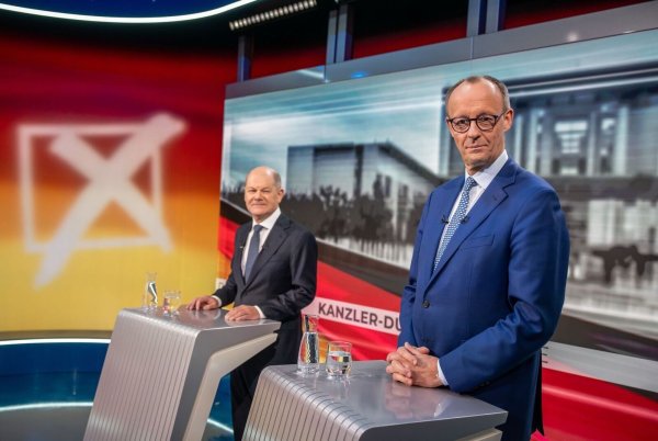Es war das letzte TV-Duell der beiden aussichtsreichsten Kanzlerkandidaten. - © Michael Kappeler/dpa-Pool/dpa