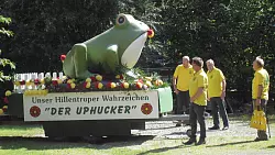 Der von Steinmetz Walter Römer geschaffene "Uphucker"-Steinfrosch. - © Heimatverein Hillentrup