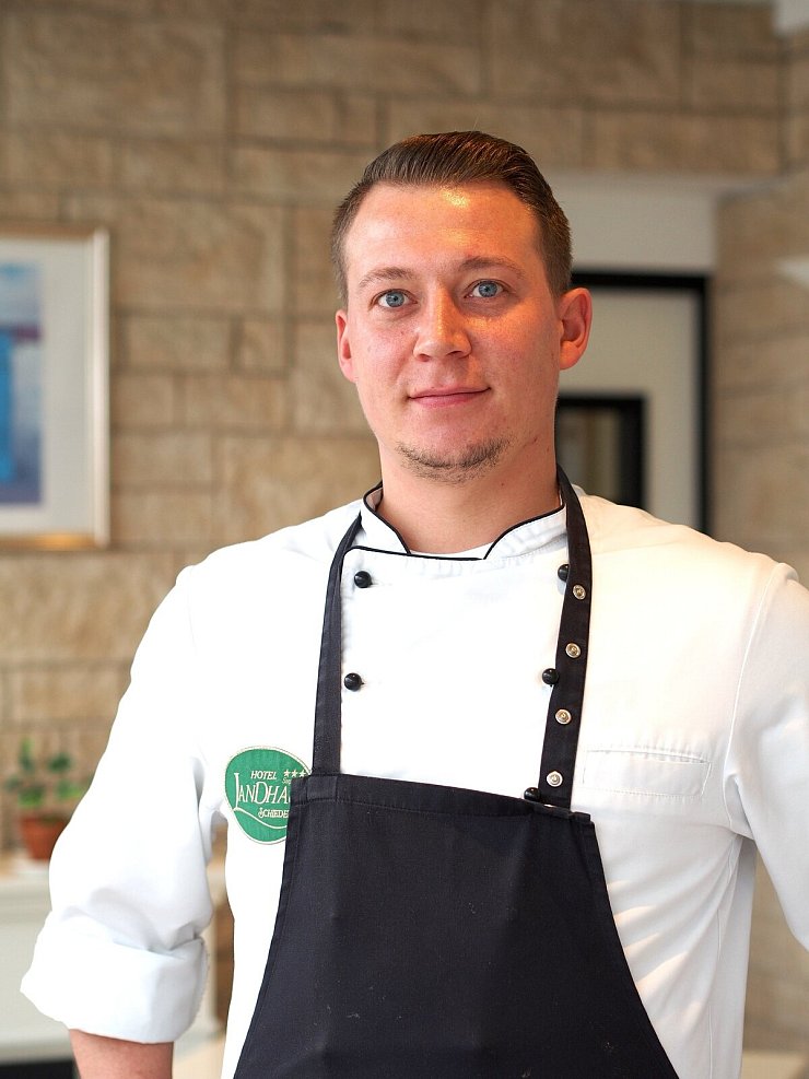 Bald auch Mitglied bei den Land-Wirten: Florian Grönnert eröffnet Ende November sein Restaurant „Florians Esszimmer“ in Lemgo. - © Andreas Barnekow