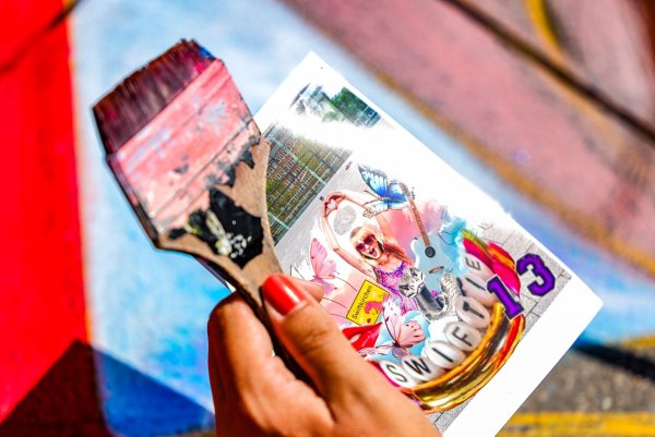 Das Bild soll am Dienstagabend fertig sein. - © Christoph Reichwein/dpa