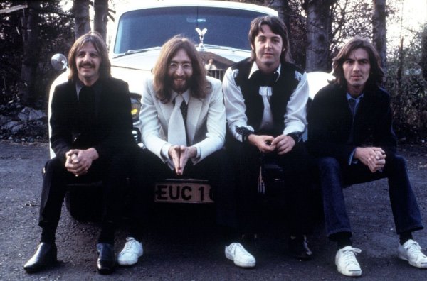 Ringo Starr (l-r), John Lennon, Paul McCartney und George Harrison von den Beatles. - © Bruce McBroom/Apple Corps LTD/dpa