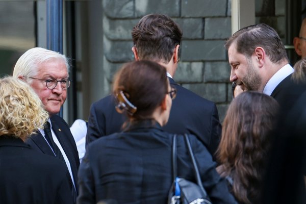 DIe Bluttat von Solingen hat nach Worten von Bundespräsident Frank-Walter Steinmeier das Land erschüttert - © Christoph Reichwein/dpa