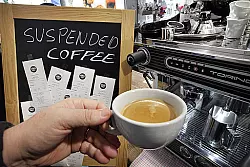 Kunden spendieren Kaffee an Bedürftige - © Lippe