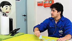 Forscher der Uni Bielefeld testen Roboter f&uuml;rs All - &copy; OWL