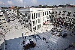 Neues Kaufhaus steht in den Startl&ouml;chern - &copy; Detmold