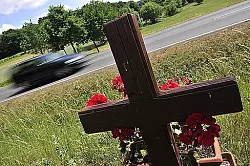 T&ouml;dliche Unf&auml;lle meist auf Landstra&szlig;en - &copy; Nachrichten