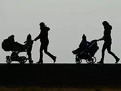 M&uuml;tter-Streit endet

mit K&ouml;rperverletzung - &copy; Bielefeld