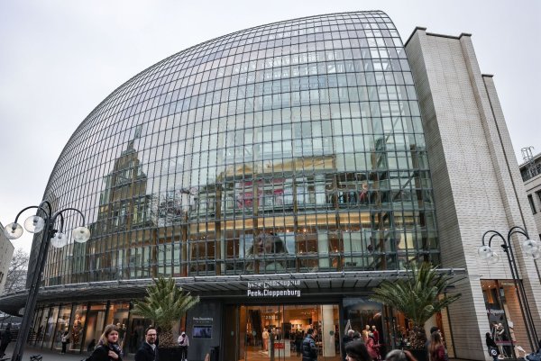 Die Filiale im Weltstadthaus in Köln von Peek & Cloppenburg. - © Oliver Berg/dpa