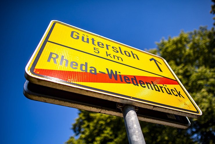 Ortsschild - &copy; Foto: David Inderlied/dpa