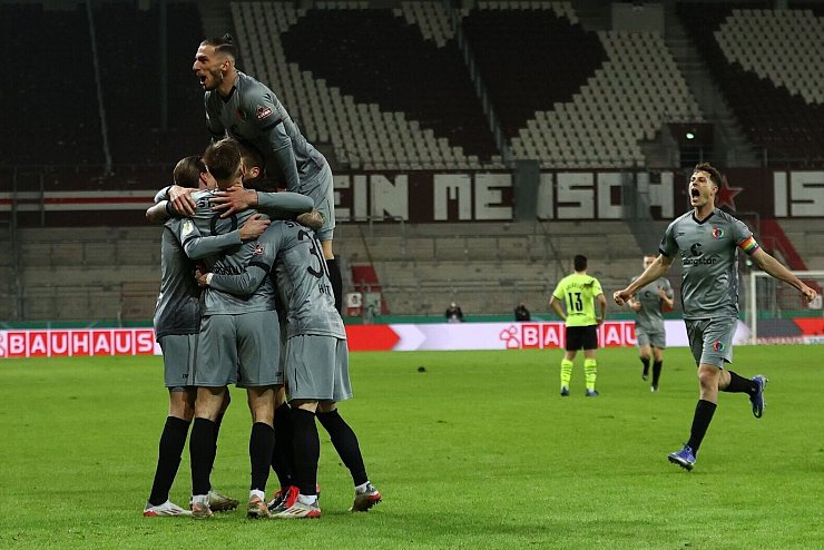 - &copy; Christian Charisius/dpa