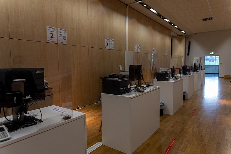 So sieht es im Impfzentrum Lippe aus. - © Jannik Stodiek