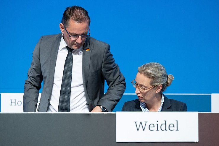 - &copy; Sebastian Kahnert/dpa