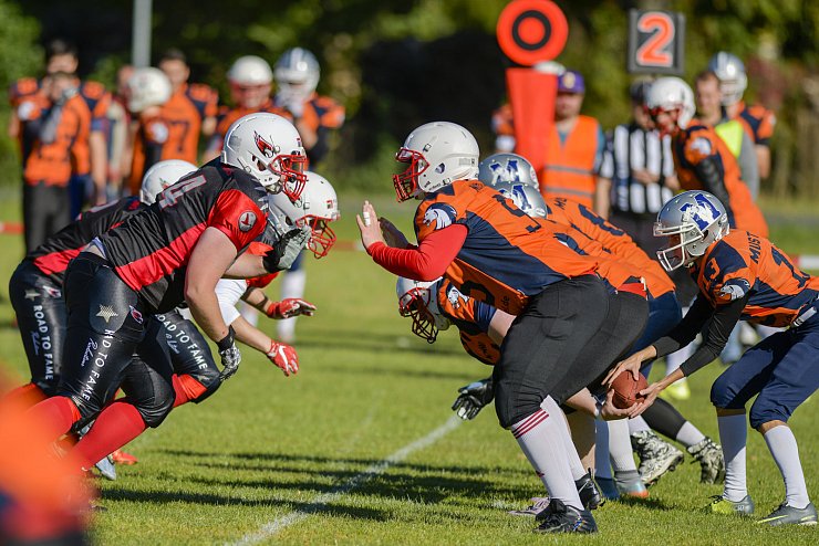 Eindrücke von der U19-Begegnung zwischen den TuS Kachtenhausen White Hawks und der SG Hamm Aces/Sauerland Mustangs. Die White Hawks siegen 40:0. - © EGON PENNER