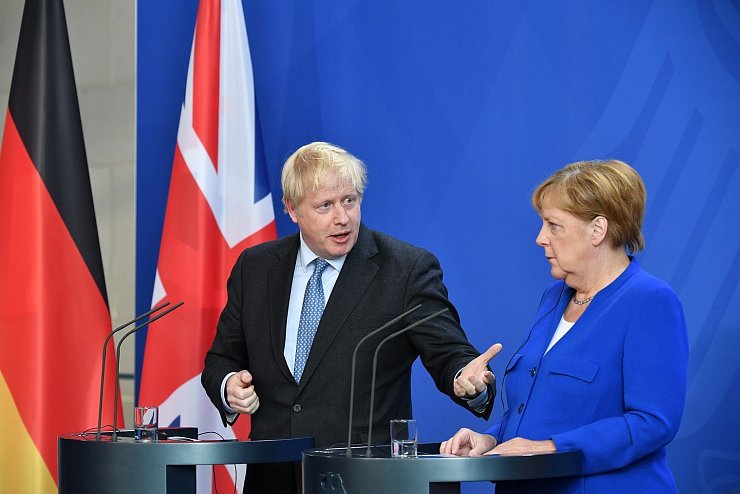 Pressekonferenz - &copy; Foto: Bernd Von Jutrczenka