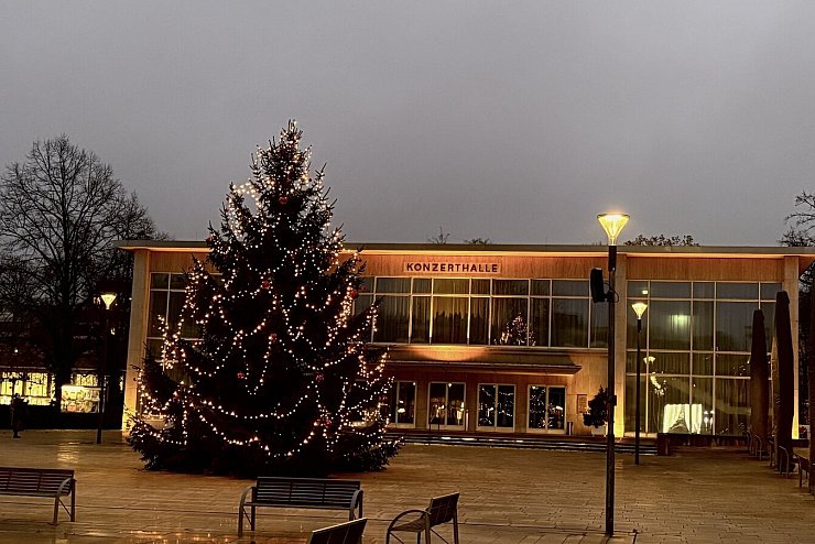 Auch an der Konzerthalle weihnachtet es. - © Melanie Meyer