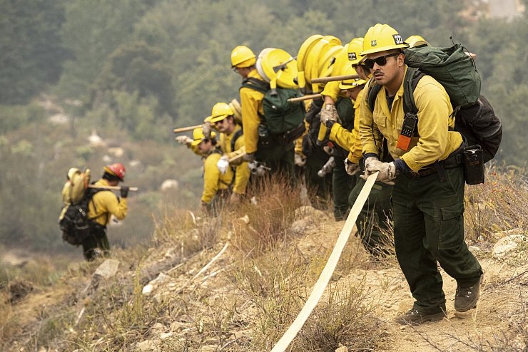 Feuerwehreinsatz - &copy; Foto: David Crane/The Orange County Register/AP/dpa