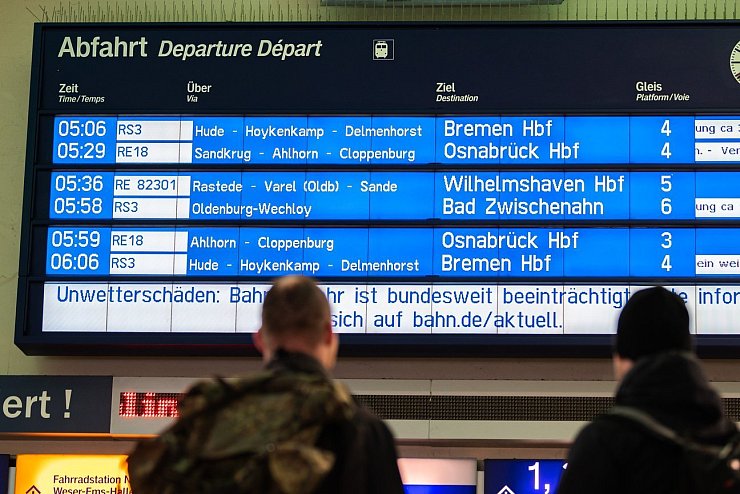 Versp&auml;tungen und Ausf&auml;lle - &copy; Foto: Mohssen Assanimoghaddam/dpa