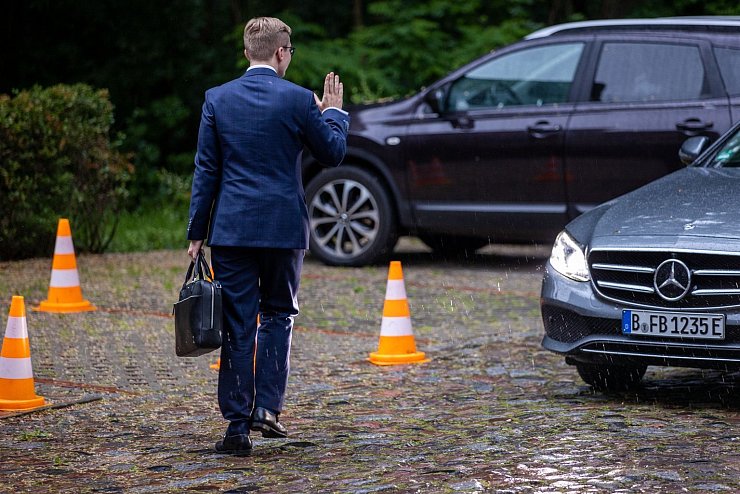 Amthor geht - &copy; Foto: Jens B&uuml;ttner/dpa-Zentralbild/dpa