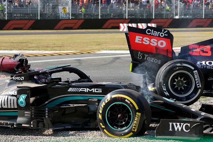 Crash - © Foto: Luca Bruno/AP/dpa