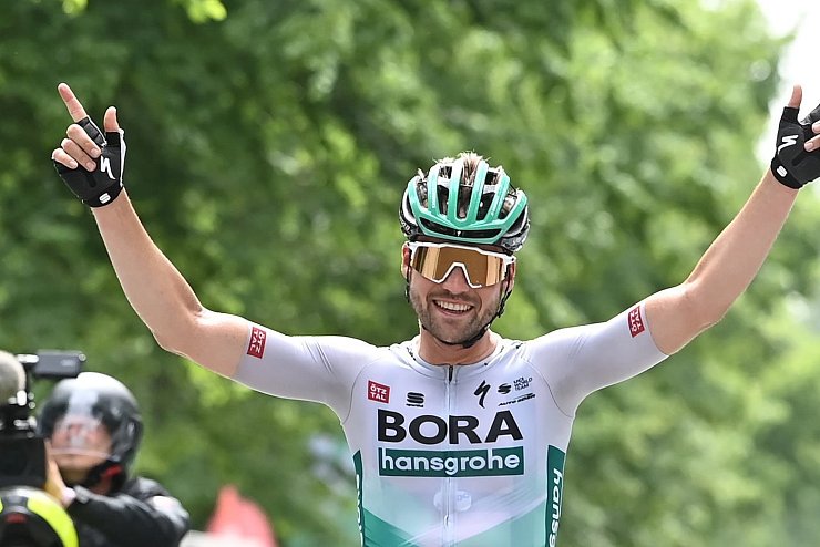 Im Ziel - &copy; Foto: Bernd Weissbrod/dpa