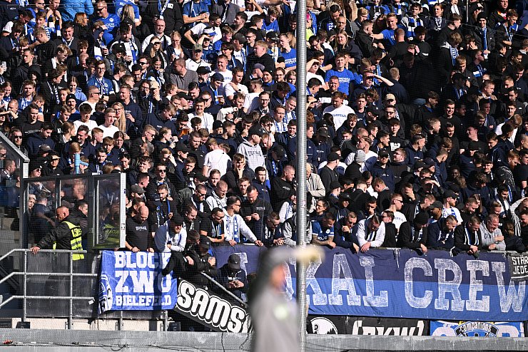 18.10.2025, Fussball, 2.Liga, Saison 2024/2025, SC Paderborn 07 - DSC Arminia Bielefeld, Fans Arminia Bielefeld,
Foto: Teresa Kroeger - © Teresa Kroeger
